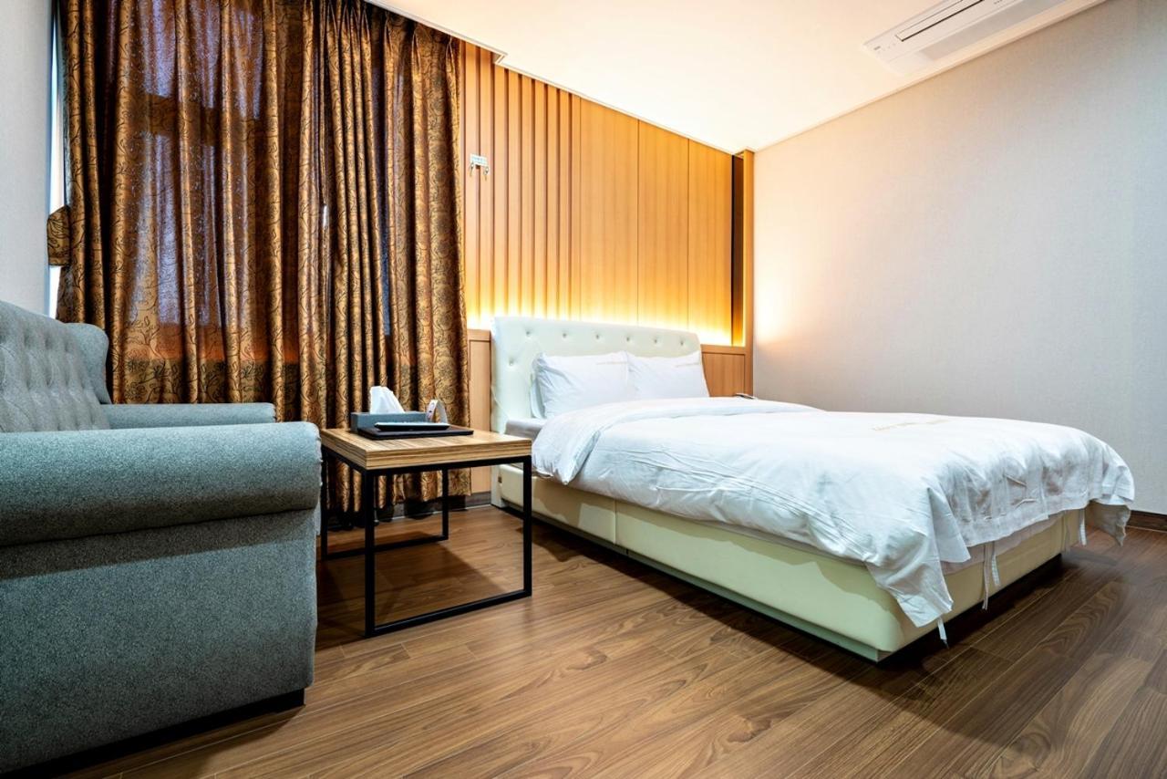 Siheung Seoul Tourist Hotel Экстерьер фото