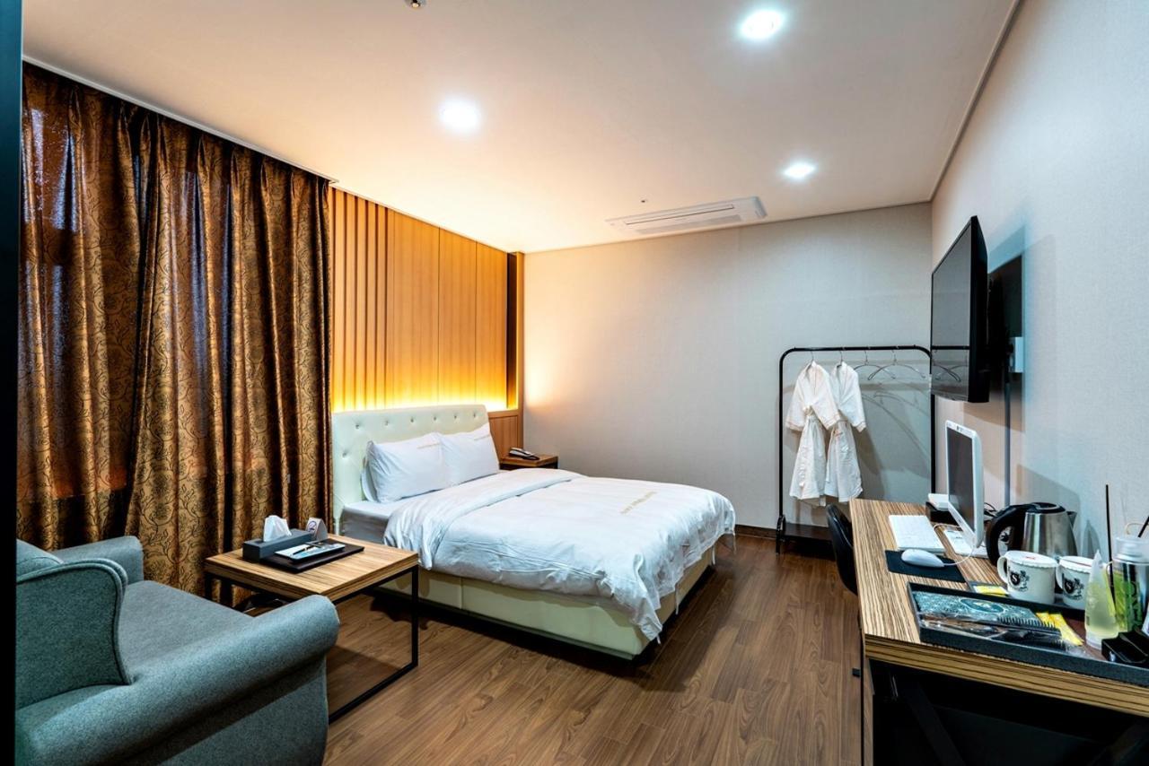 Siheung Seoul Tourist Hotel Экстерьер фото